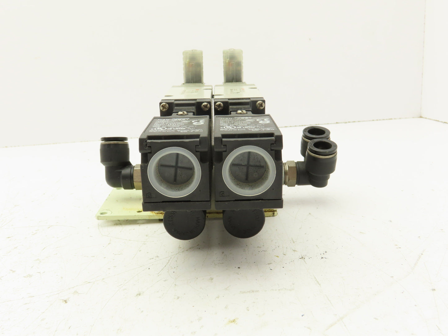 SMC VP544-5DZ1-03-X538 3-Port Pneumatic Solenoid Valve 24VDC