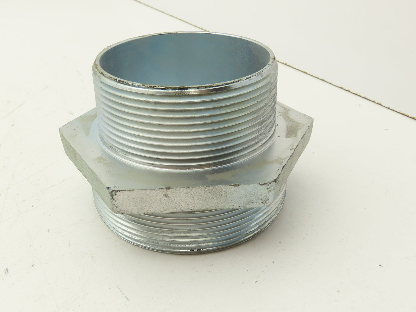 Thomas & Betts Liquid Tight Straight Connector 3" Trade Size Steel Missing Parts