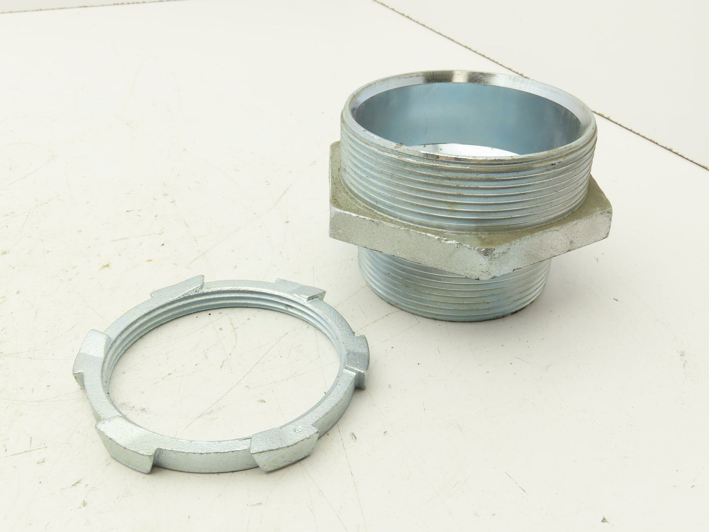 Thomas & Betts Liquid Tight Straight Connector 3" Trade Size Steel Missing Parts