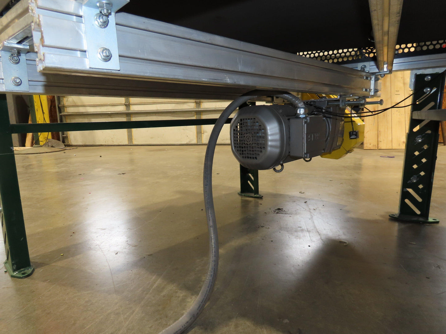 Transnorm TS1500/140 90° RH Curve 32" Belt Conveyor 420 FPM Belt Drive 460V 3PH