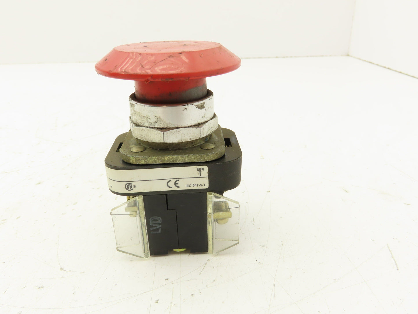 Allen Bradley 800T-FXA5 Red Mushroom Push/Pull E-Stop Button 30mm