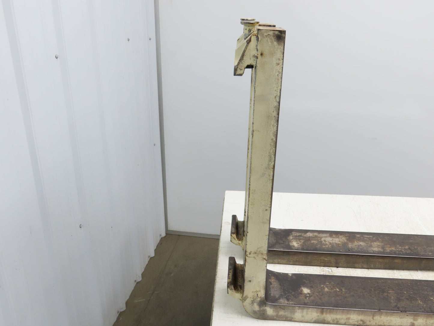 Kenhar K31220 5x42" Class 3 White Steel Forklift Forks Tines 20" Carriage 1-Pair