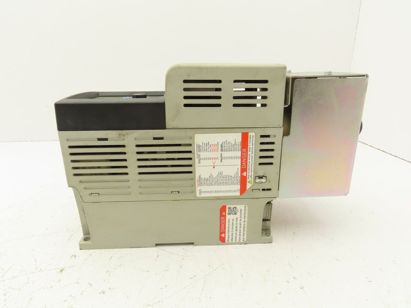 Allen Bradley 22B-D6P0N104 Powerflex 40 AC Drive VFD 480V 3Hp 6A