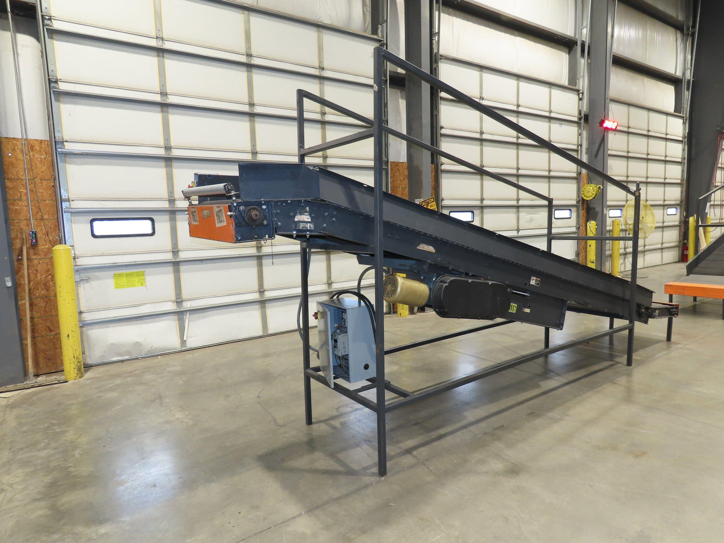 Alvey 28"x 17' Slider Bed 24" Belt Incline Conveyor Variable Speed Drive 460V