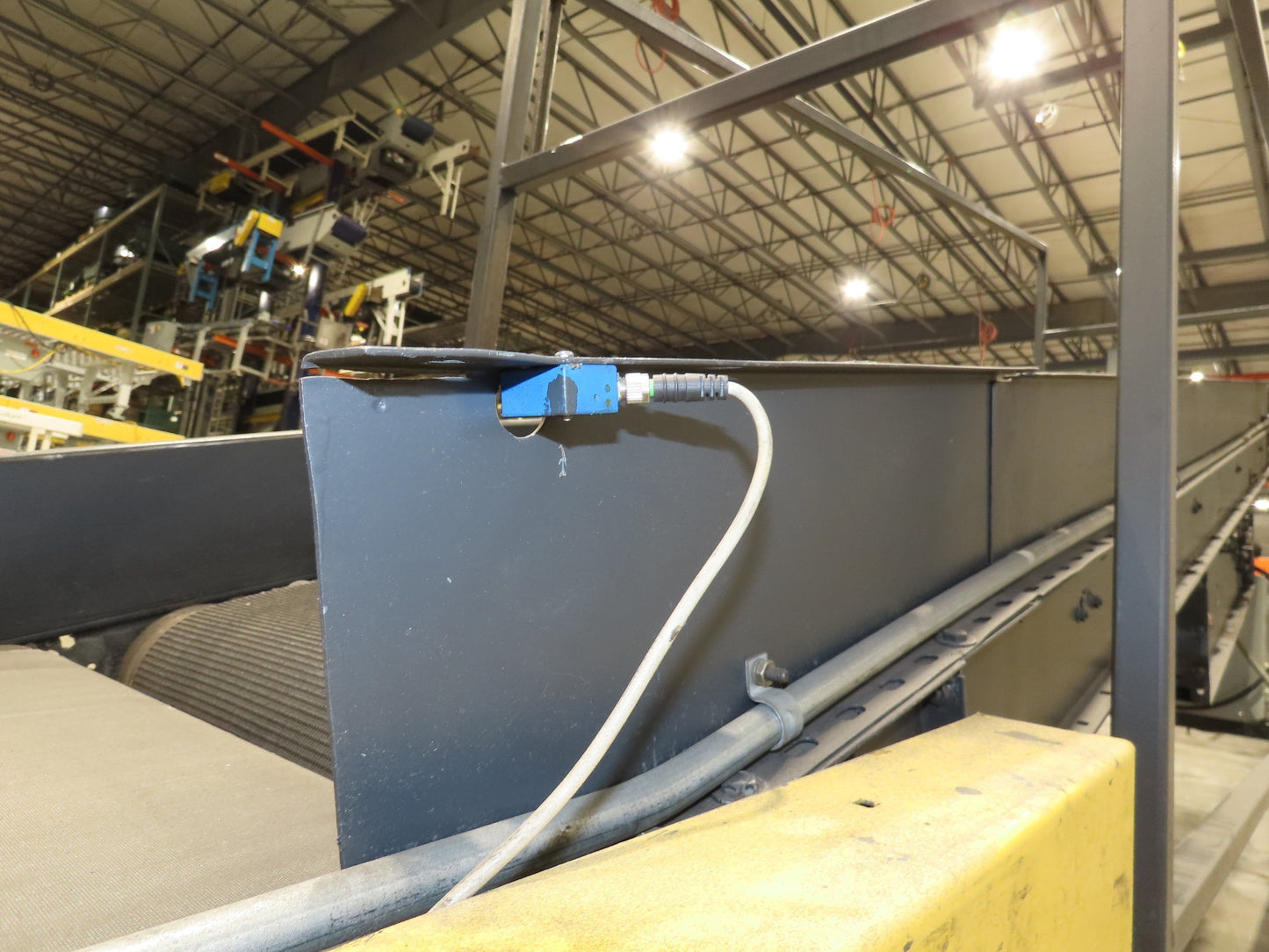 Alvey 28"x 17' Slider Bed 24" Belt Incline Conveyor Variable Speed Drive 460V