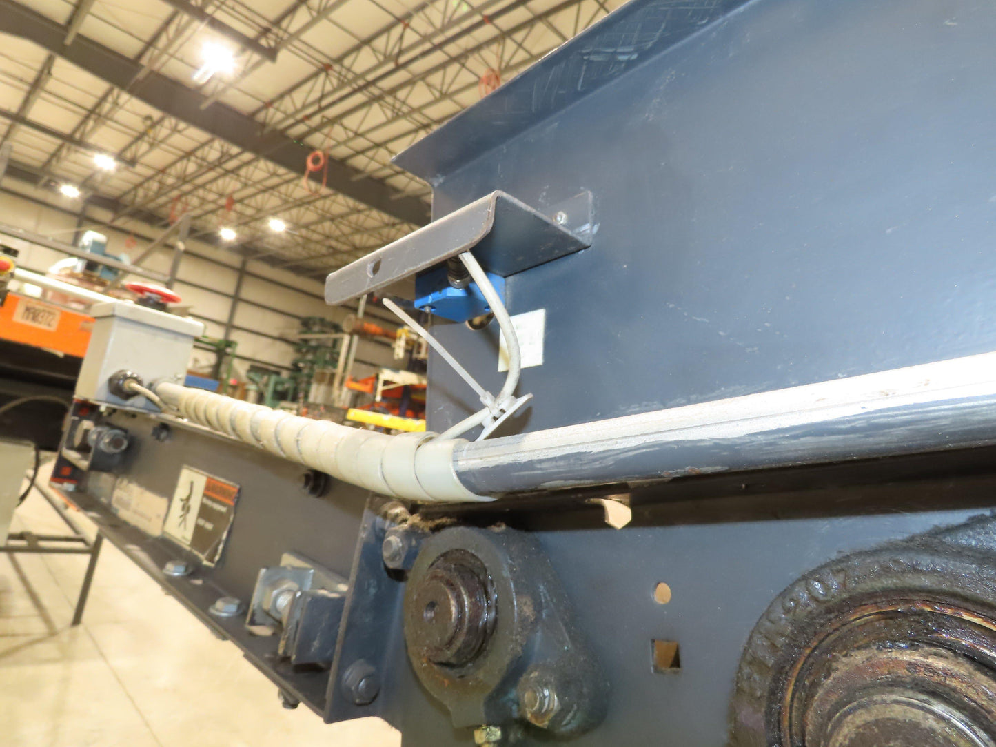 Alvey 28"x 17' Slider Bed 24" Belt Incline Conveyor Variable Speed Drive 460V