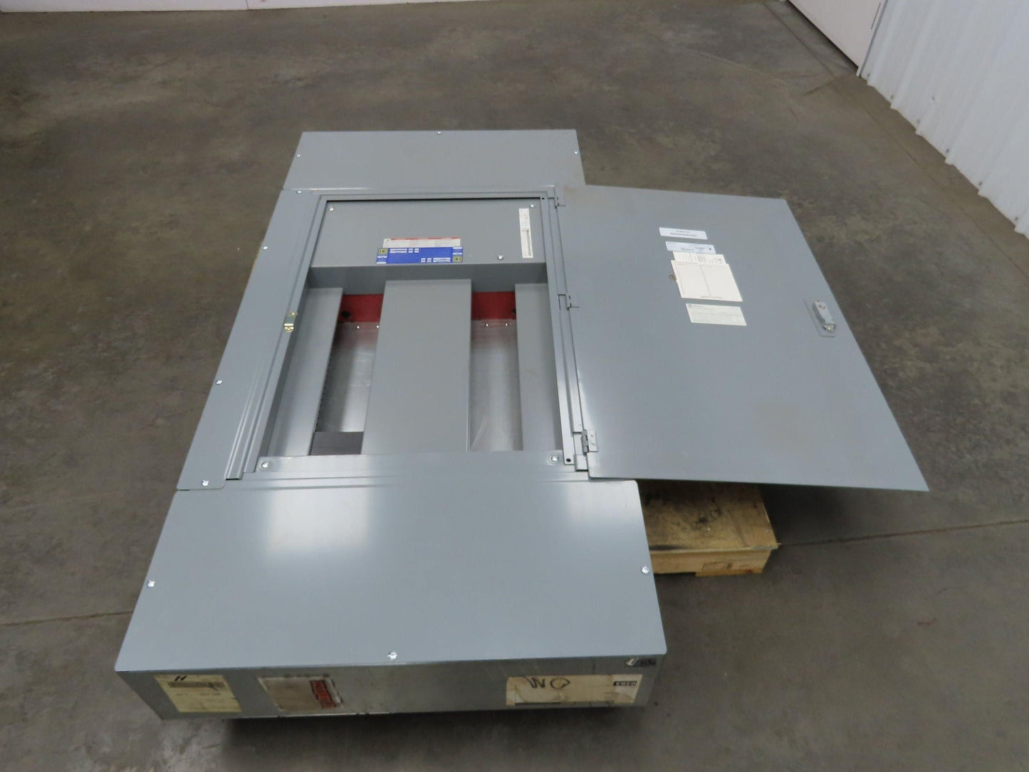 Square D HCM I-Line Panelboard Breaker Box 600 Amp 600V 30 Space Main Lug