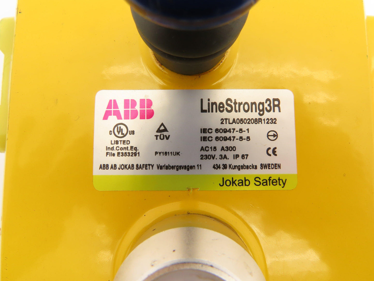 ABB Jokab Safety LineStrong3R Rope Pull Grab Cable Switch E-Stop 2TLA050208R1232