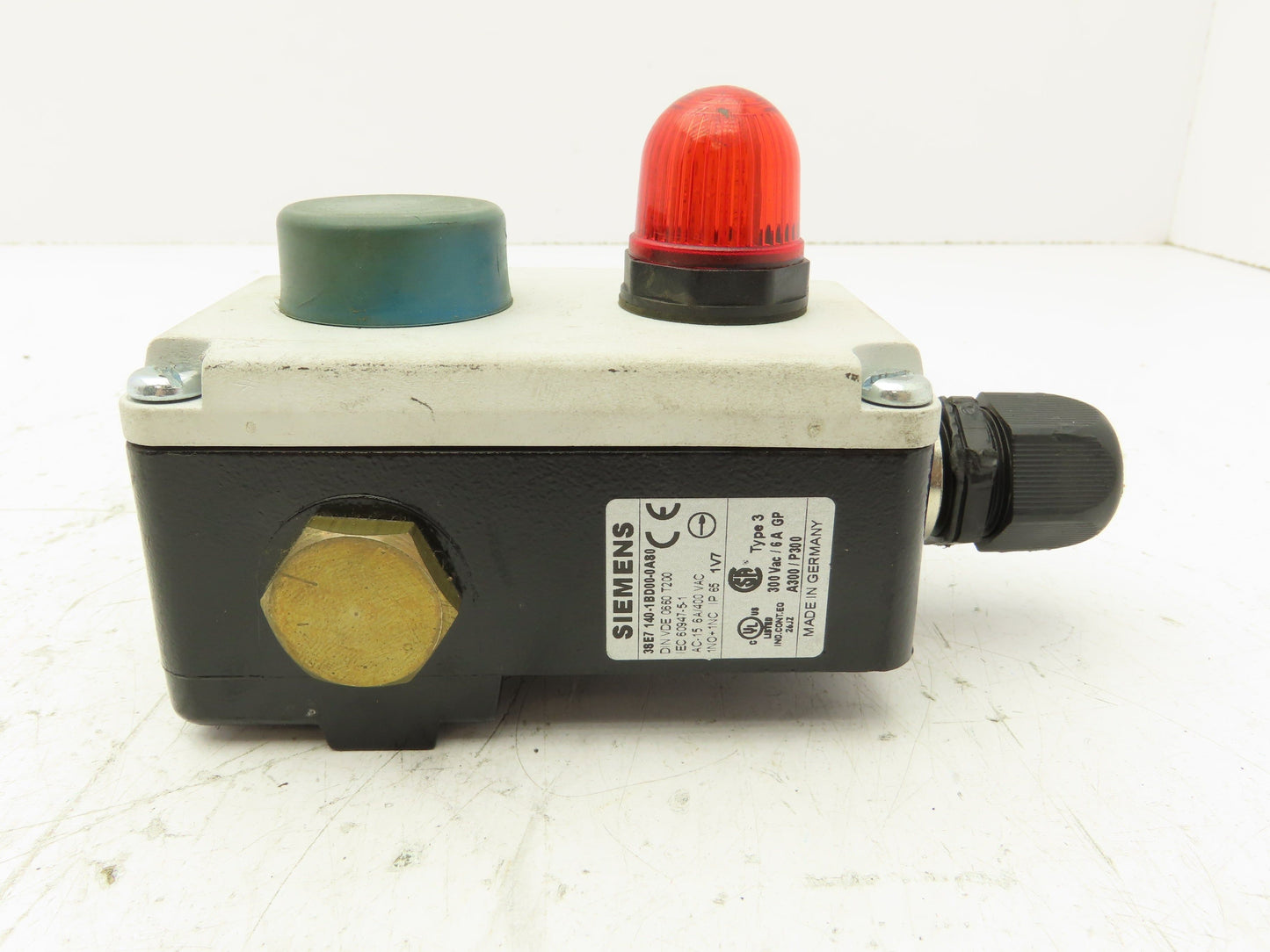 Siemens 38E7 140-1BD00-0A80 Rope Pull Grab Cable Switch E-Stop Spring Return