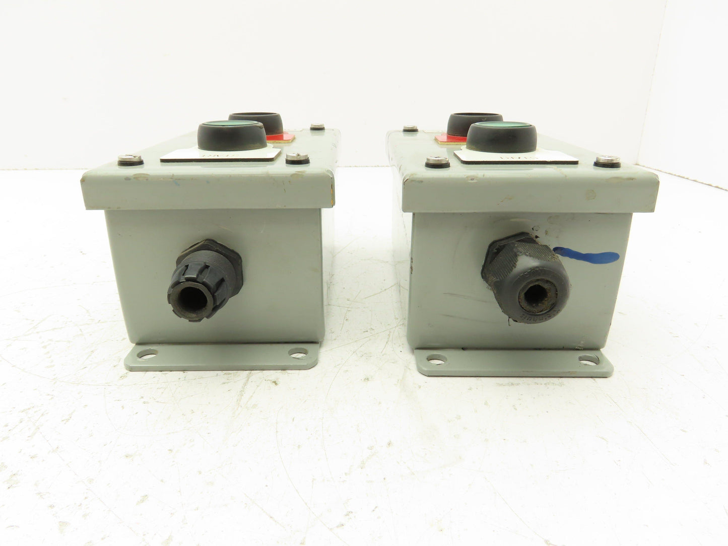 SCE-2PBI Pushbutton Control Station Enclosure Start/Stop 2-Button Box Lot of 2