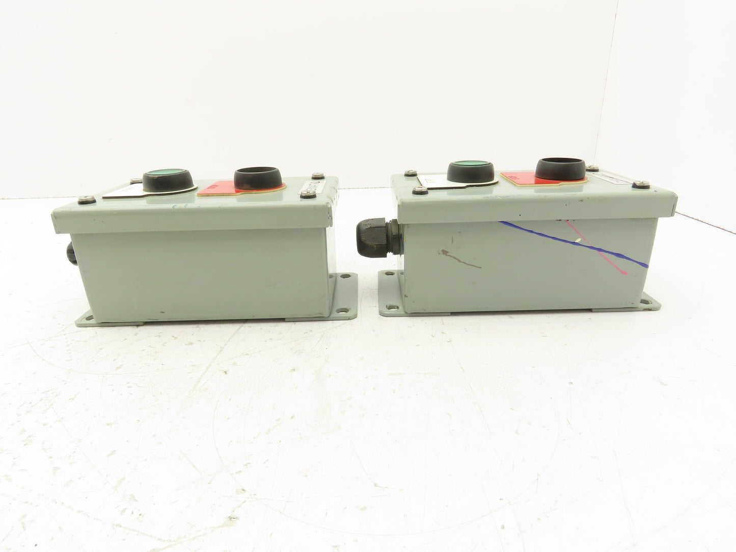 SCE-2PBI Pushbutton Control Station Enclosure Start/Stop 2-Button Box Lot of 2