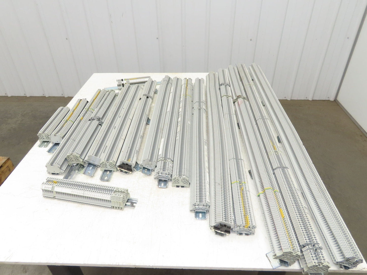 Allen Bradley 1492-J4 DIN Rail Terminal Blocks Lot of 2000