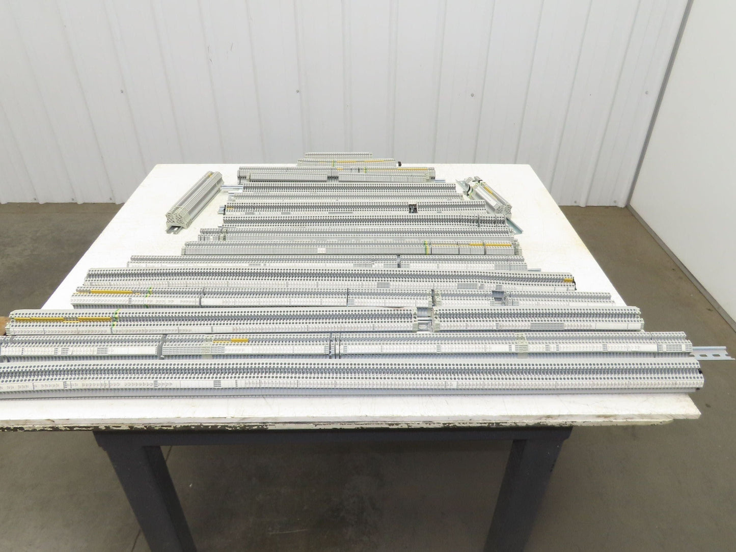 Allen Bradley 1492-J4 DIN Rail Terminal Blocks Lot of 2000