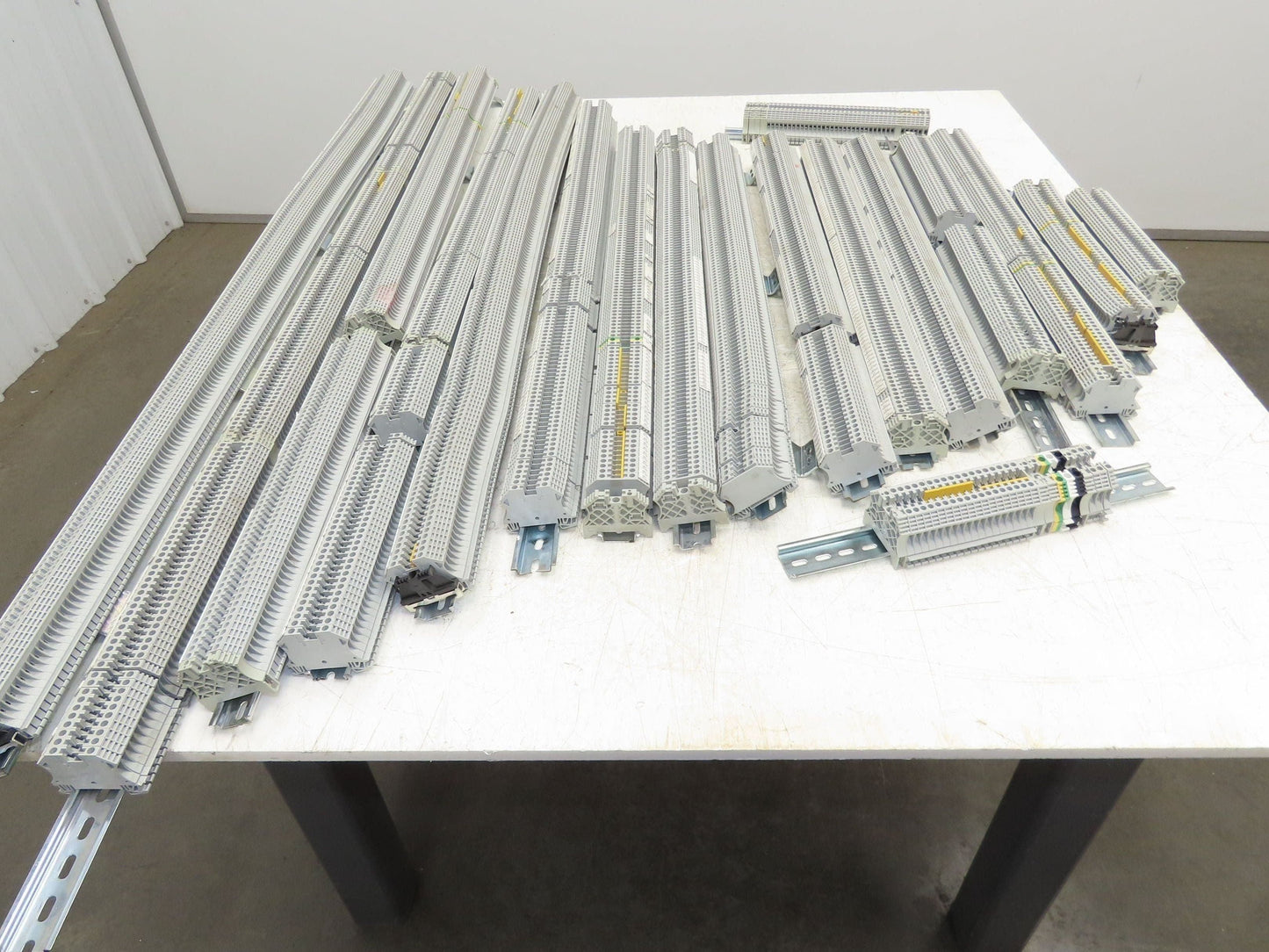 Allen Bradley 1492-J4 DIN Rail Terminal Blocks Lot of 2000