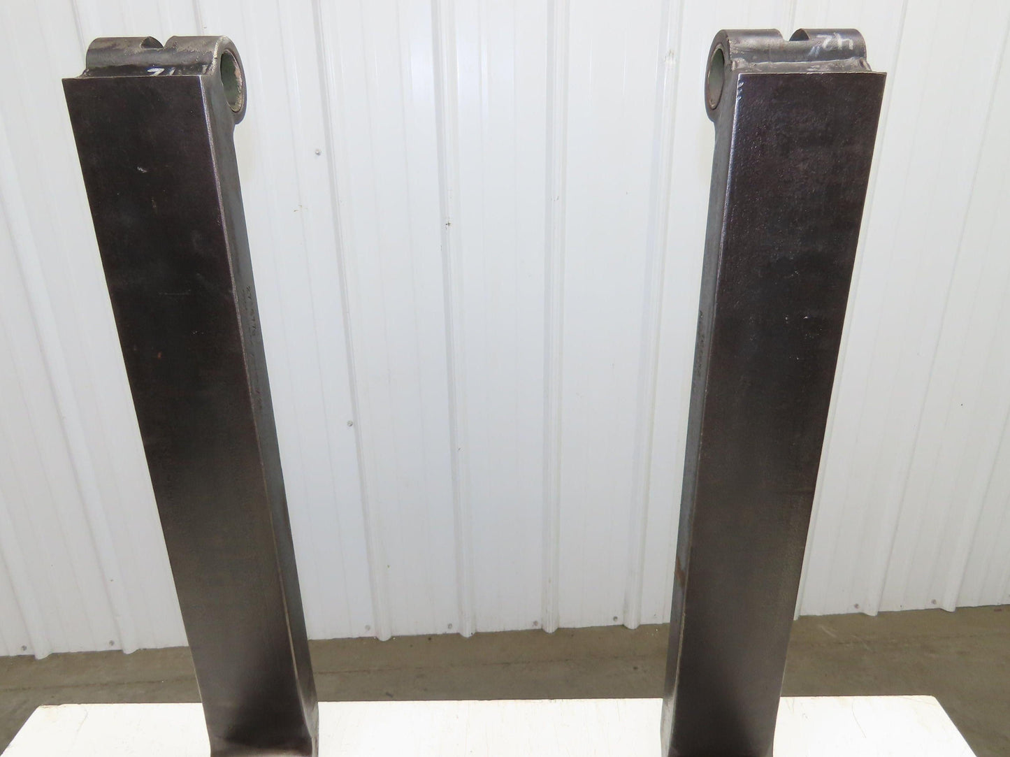 4x42" Shaft Mount Steel Forklift Forks Tines 1-1/2" Shaft 1-Pair
