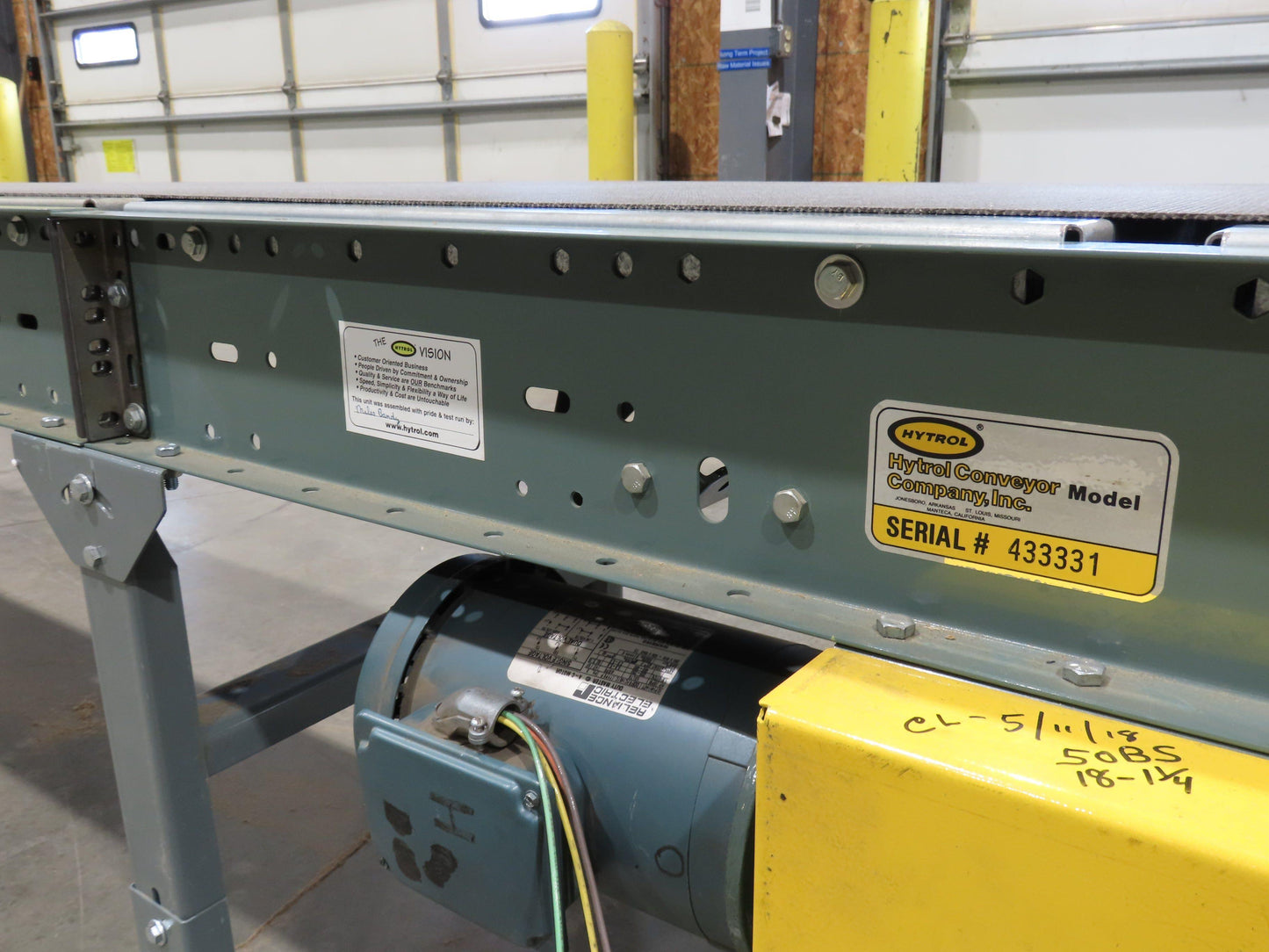 Hytrol 24"x 61' Slider Bed Conveyor 18" Belt 230/460V Center Drive 136 FPM