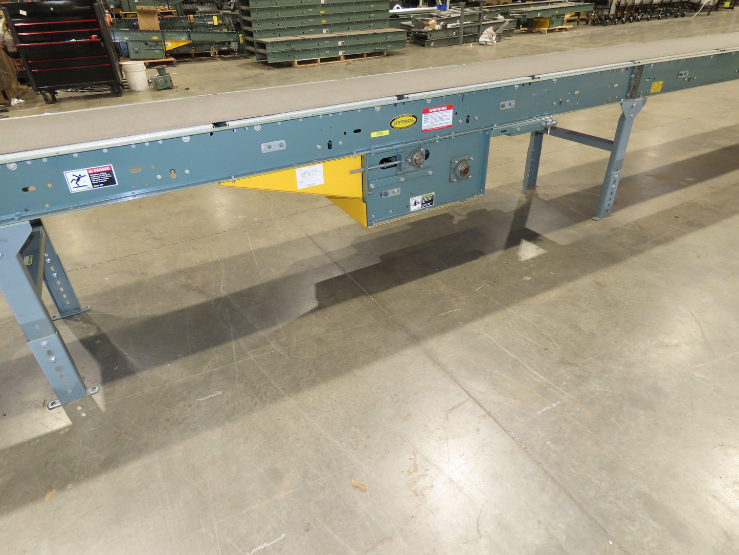 Hytrol 24"x 61' Slider Bed Conveyor 18" Belt 230/460V Center Drive 136 FPM