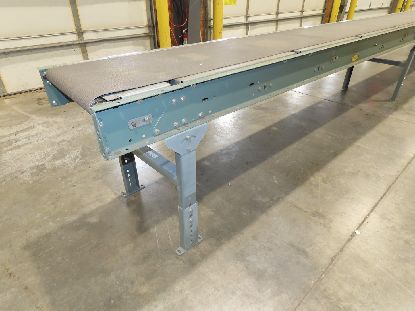 Hytrol 24"x 61' Slider Bed Conveyor 18" Belt 230/460V Center Drive 136 FPM