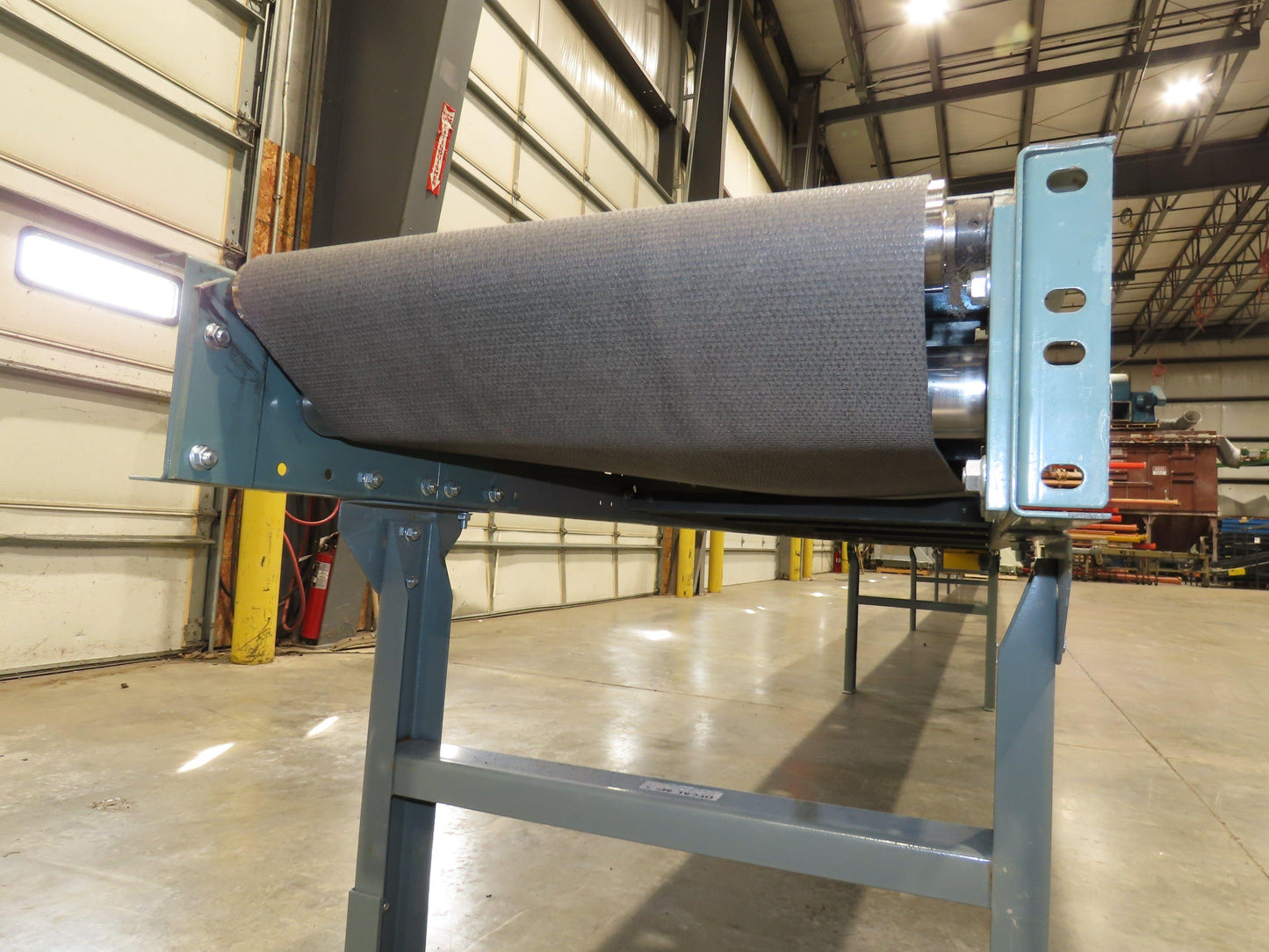 Hytrol 24"x 61' Slider Bed Conveyor 18" Belt 230/460V Center Drive 136 FPM