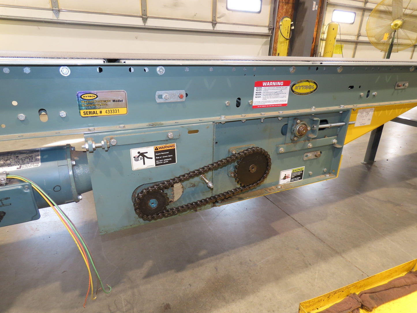 Hytrol 24"x 61' Slider Bed Conveyor 18" Belt 230/460V Center Drive 136 FPM