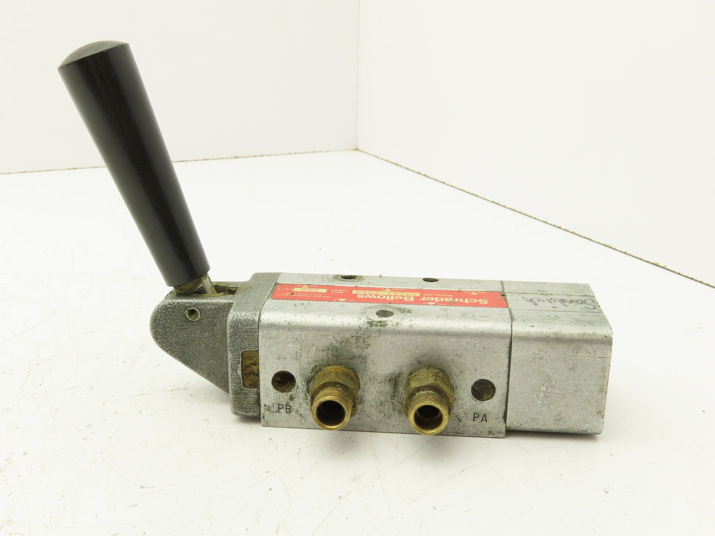 Schrader Bellows 53083-2000 Lever Operated Air Control Valve 5 Port 2 Position