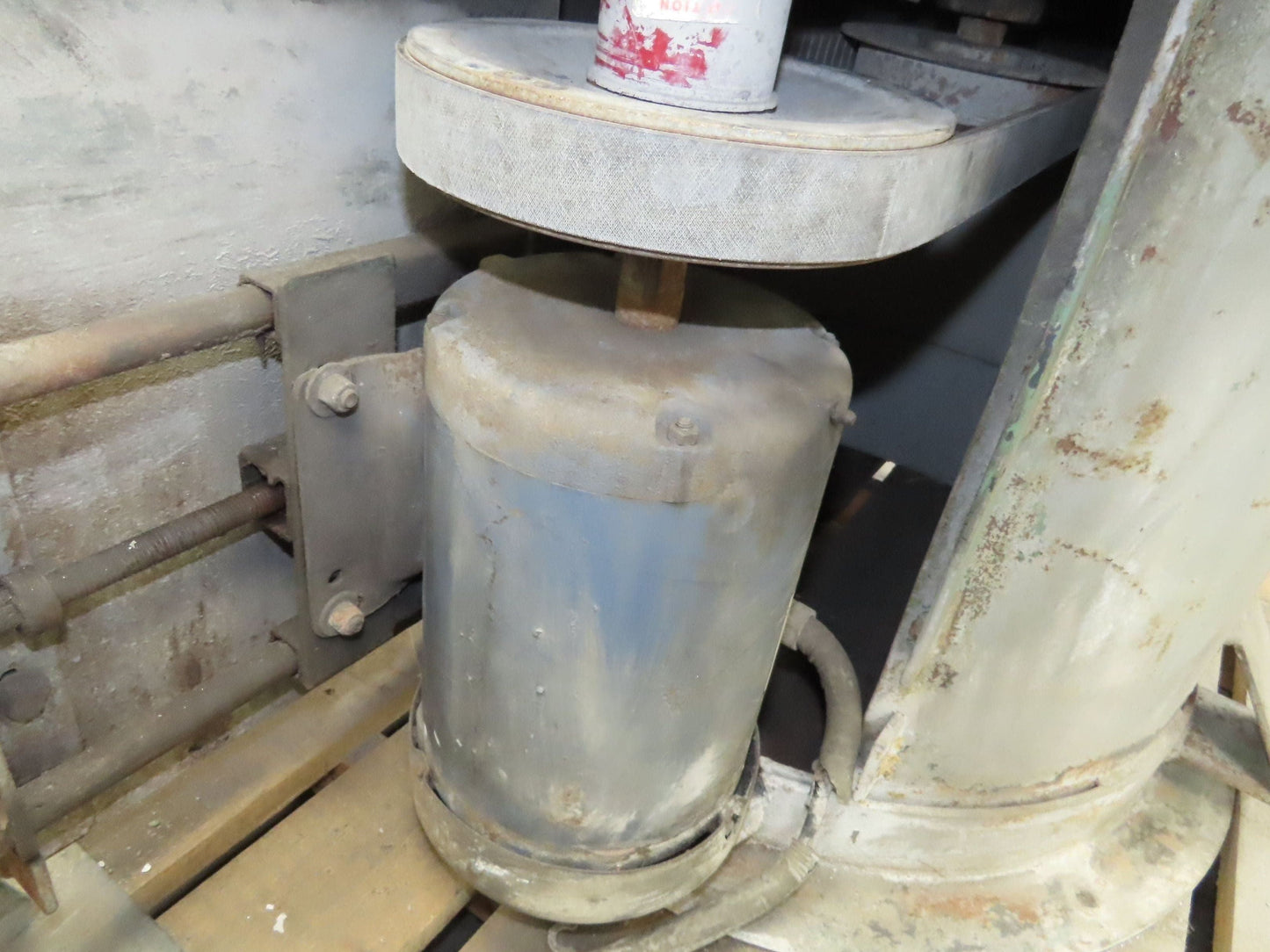 Gyromatic G-5D Vibratory Finisher Mixed Media 5Hp 230/460V 3Ph Tumbler