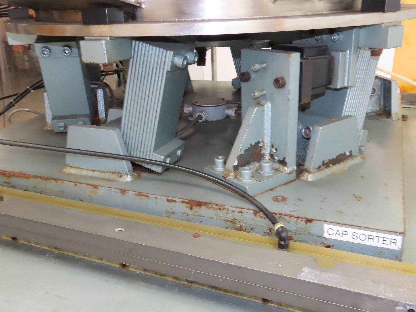 Vibracraft Vibratory Parts Feeder 36" Stainless Bowl Bottle Cap Sorter 115V