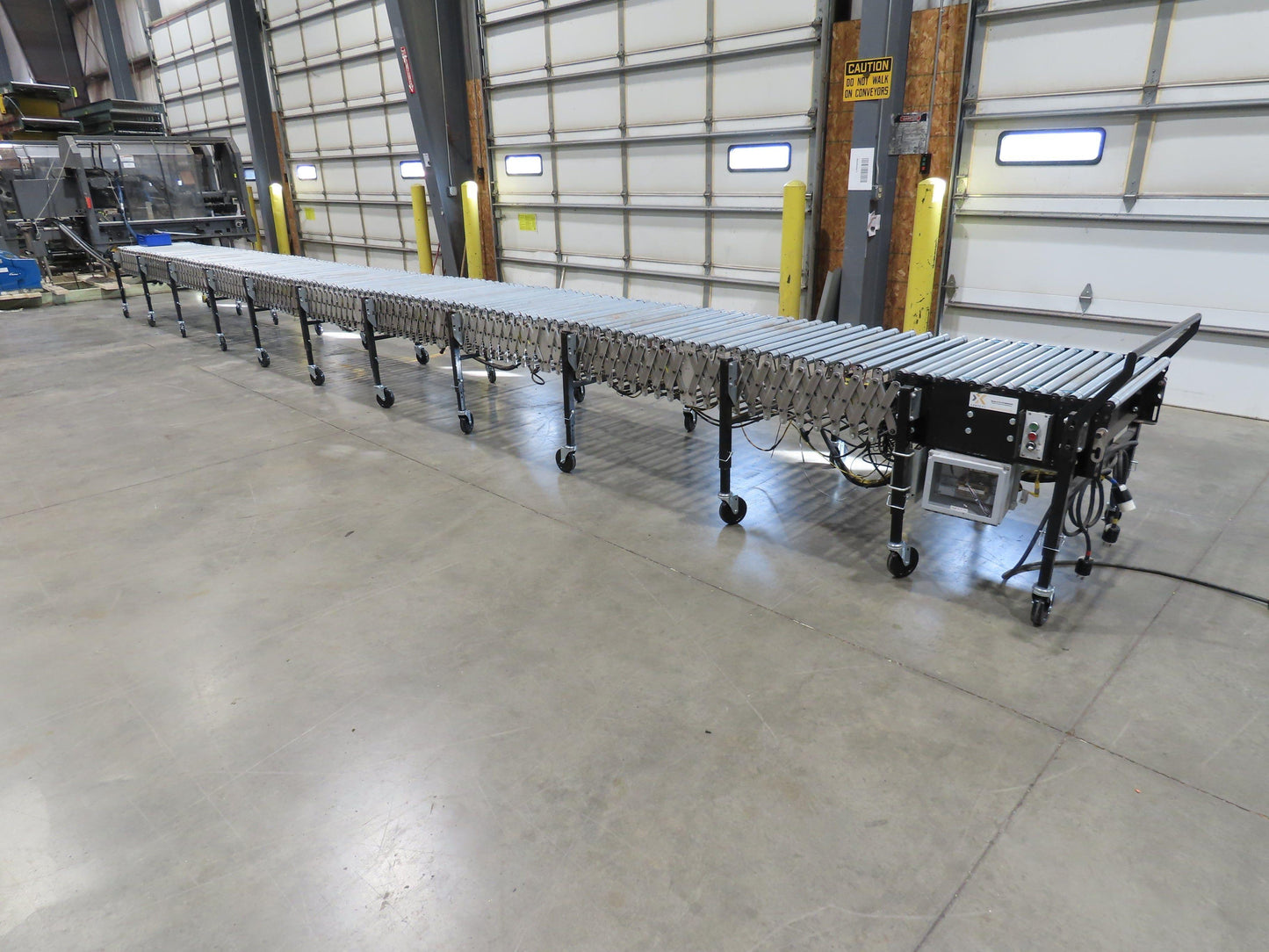 ConveyX 30"x 18-33' Expandable Powered Roller Flex Conveyor Portable 115V