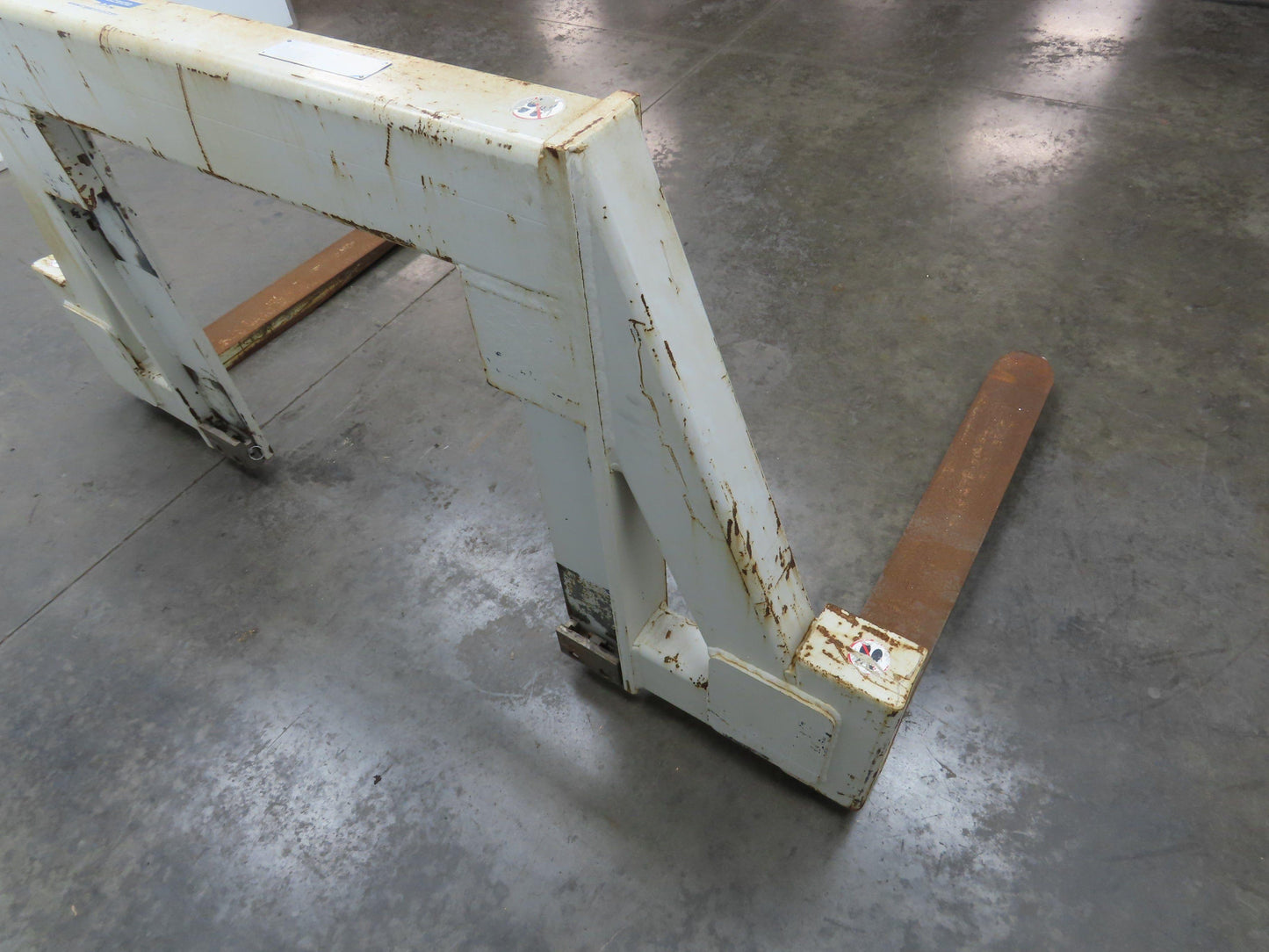 Cascade Fixed Fork Spreader Class 4 Type 84" OD 6x47" Forks 48" Carriage