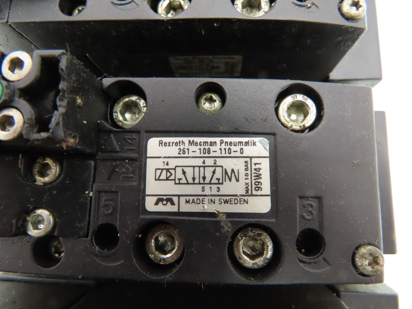 Rexroth 261-108-110-0 Pneumatic 5-Station Manifold Solenoid Valve 24V Coil