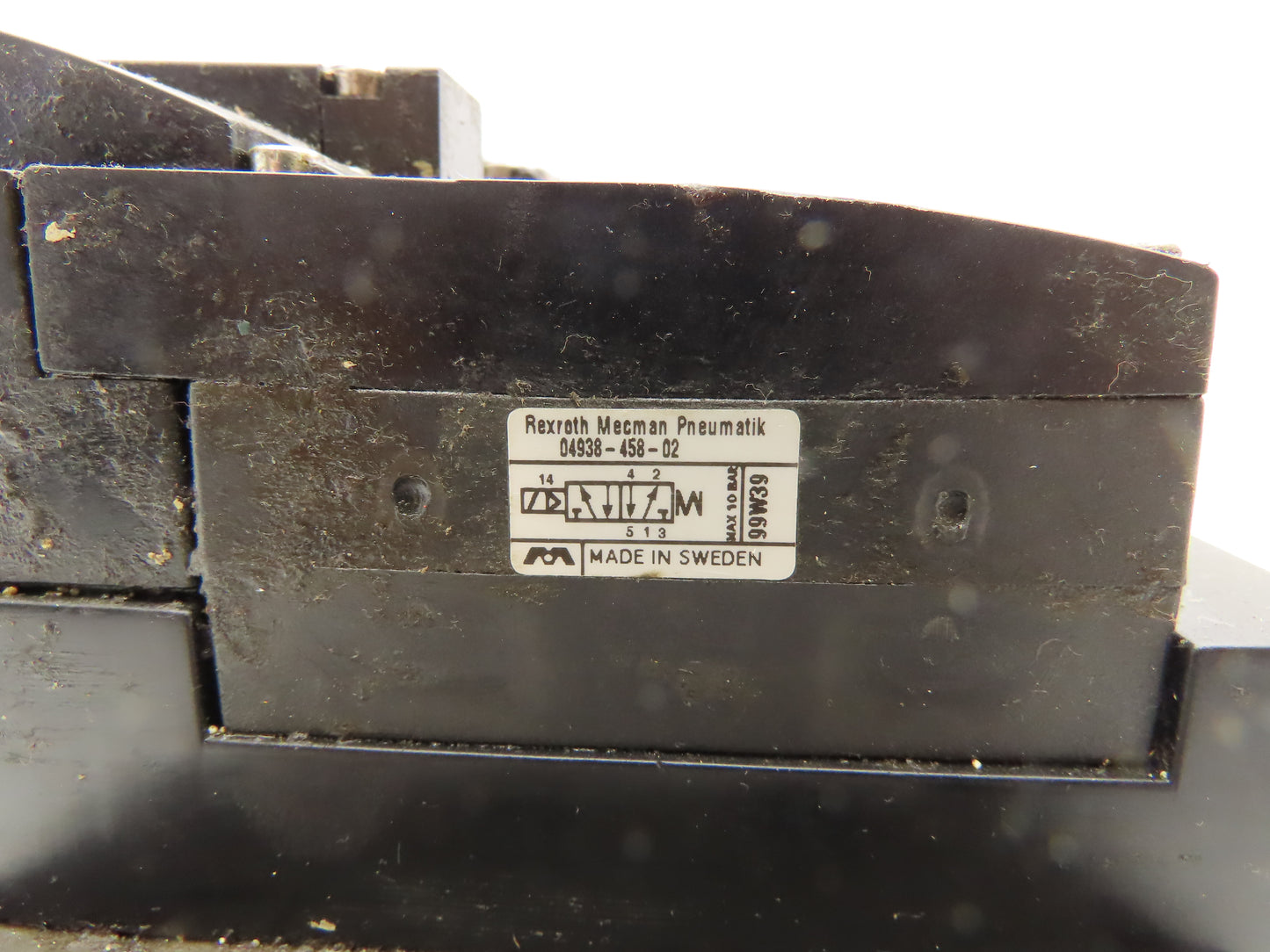 Rexroth 261-108-110-0 Pneumatic 5-Station Manifold Solenoid Valve 24V Coil