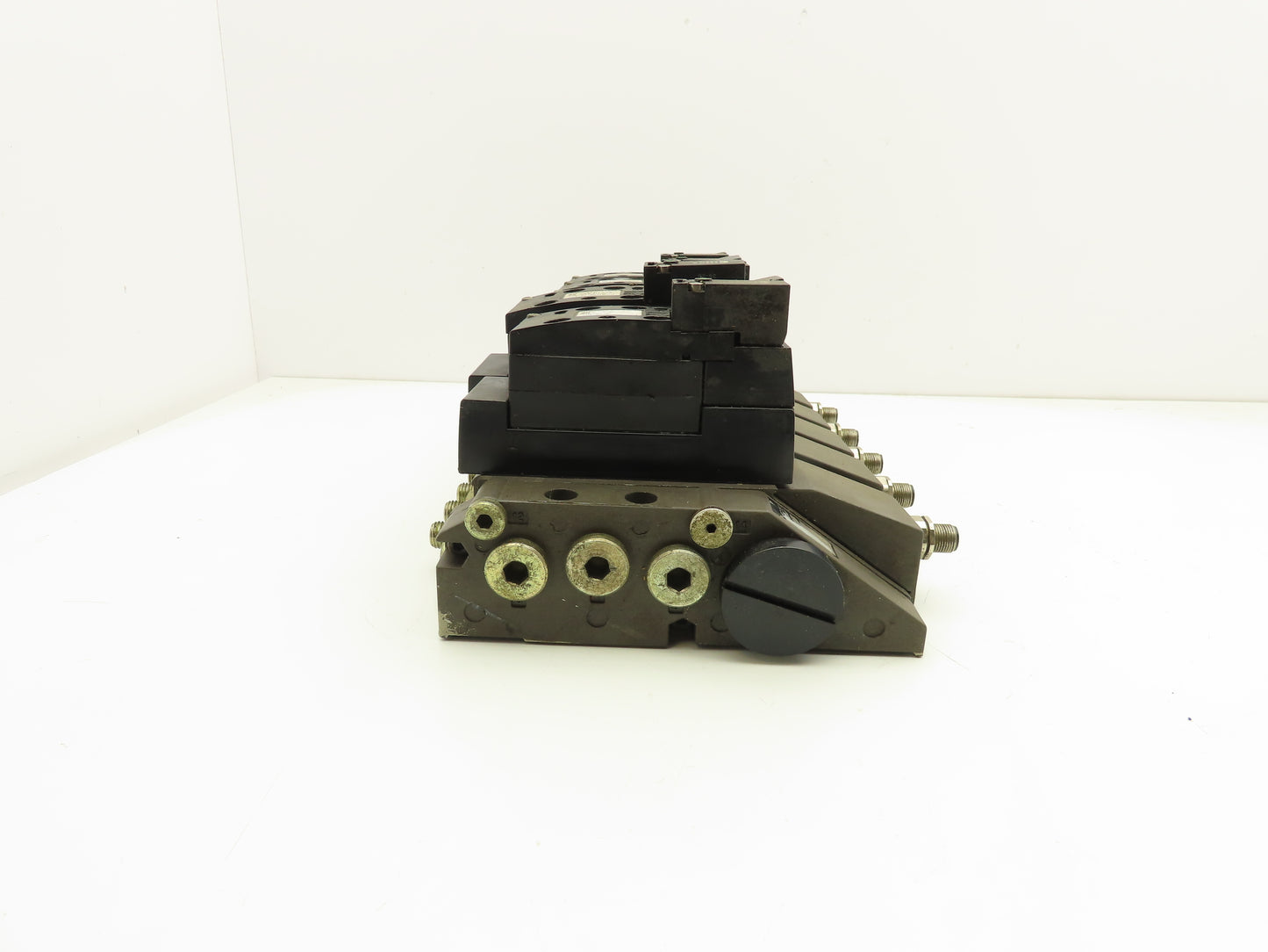 Rexroth 261-108-110-0 Pneumatic 5-Station Manifold Solenoid Valve 24V Coil