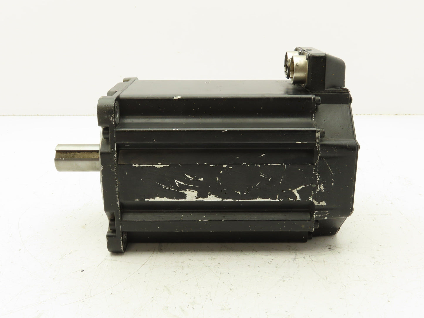 Allen Bradley MPL-B540K-SJ22AA AC Servo Motor 5.4kw 4000 RPM 460V 3PH