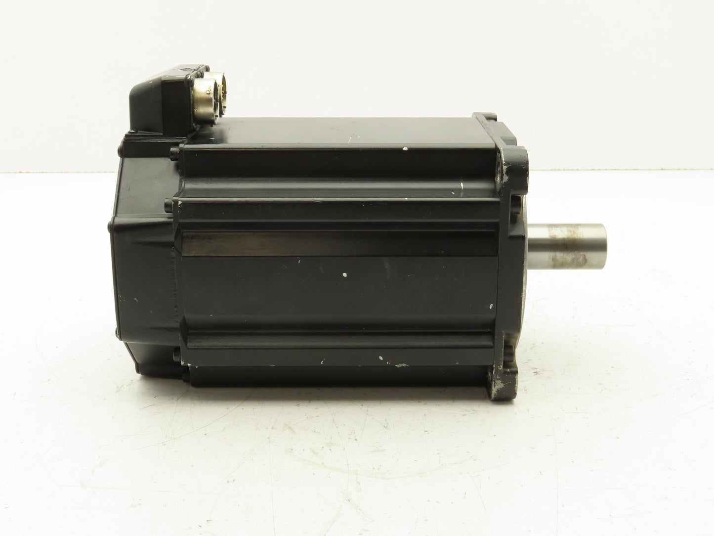 Allen Bradley MPL-B540K-SJ22AA AC Servo Motor 5.4kw 4000 RPM 460V 3PH