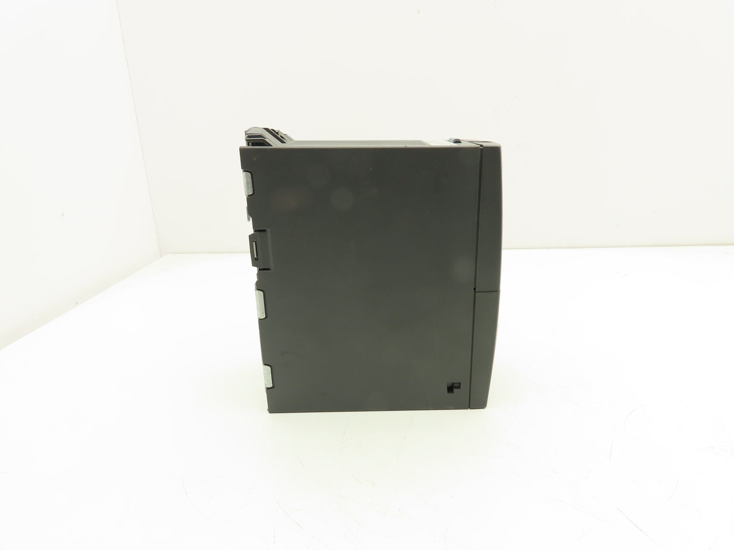 Siemens 6SE6440-2AB12-5AA1 Micromaster 440 VFD Drive Inverter 240V 0.25kW