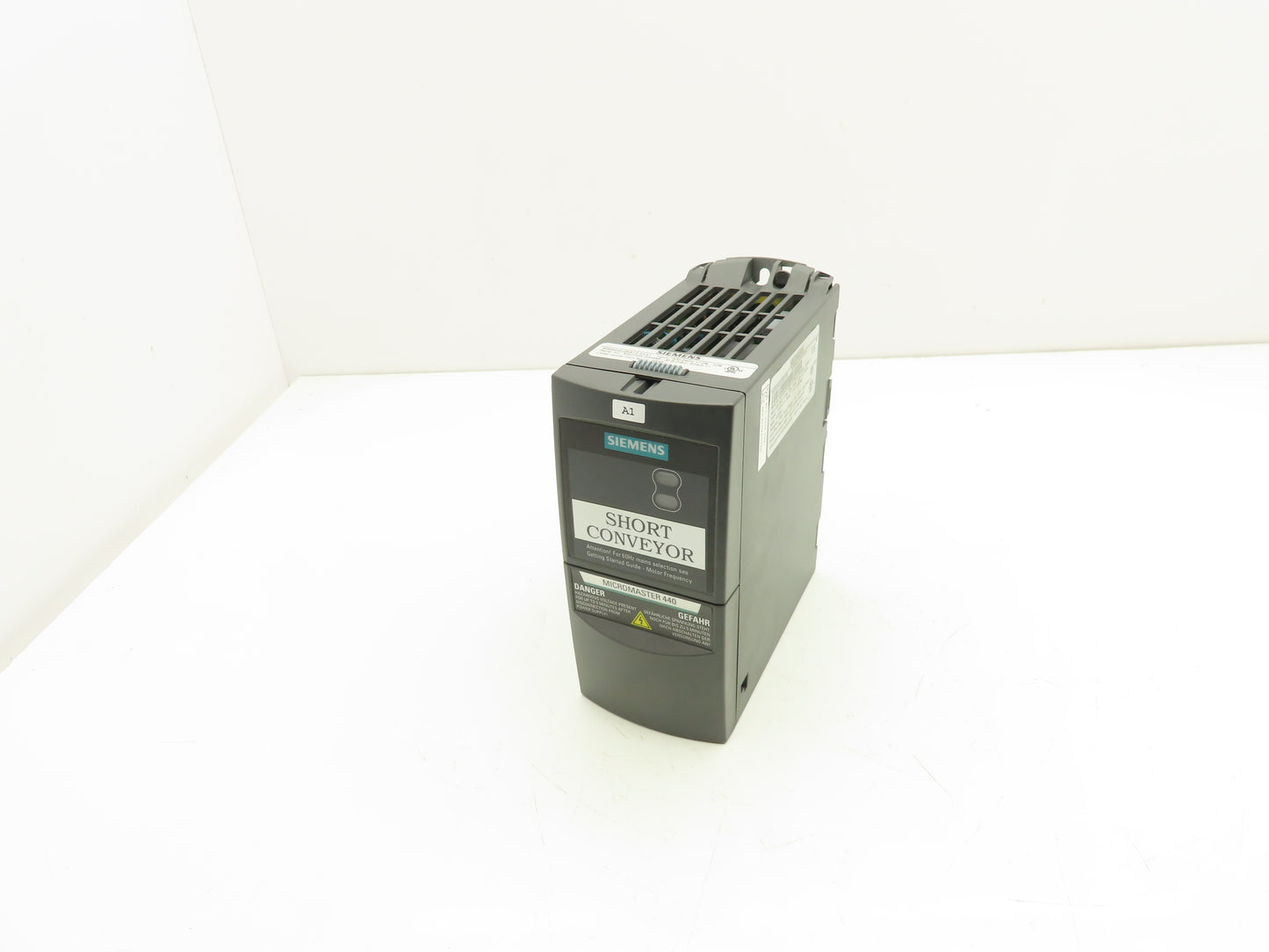 Siemens 6SE6440-2AB12-5AA1 Micromaster 440 VFD Drive Inverter 240V 0.25kW