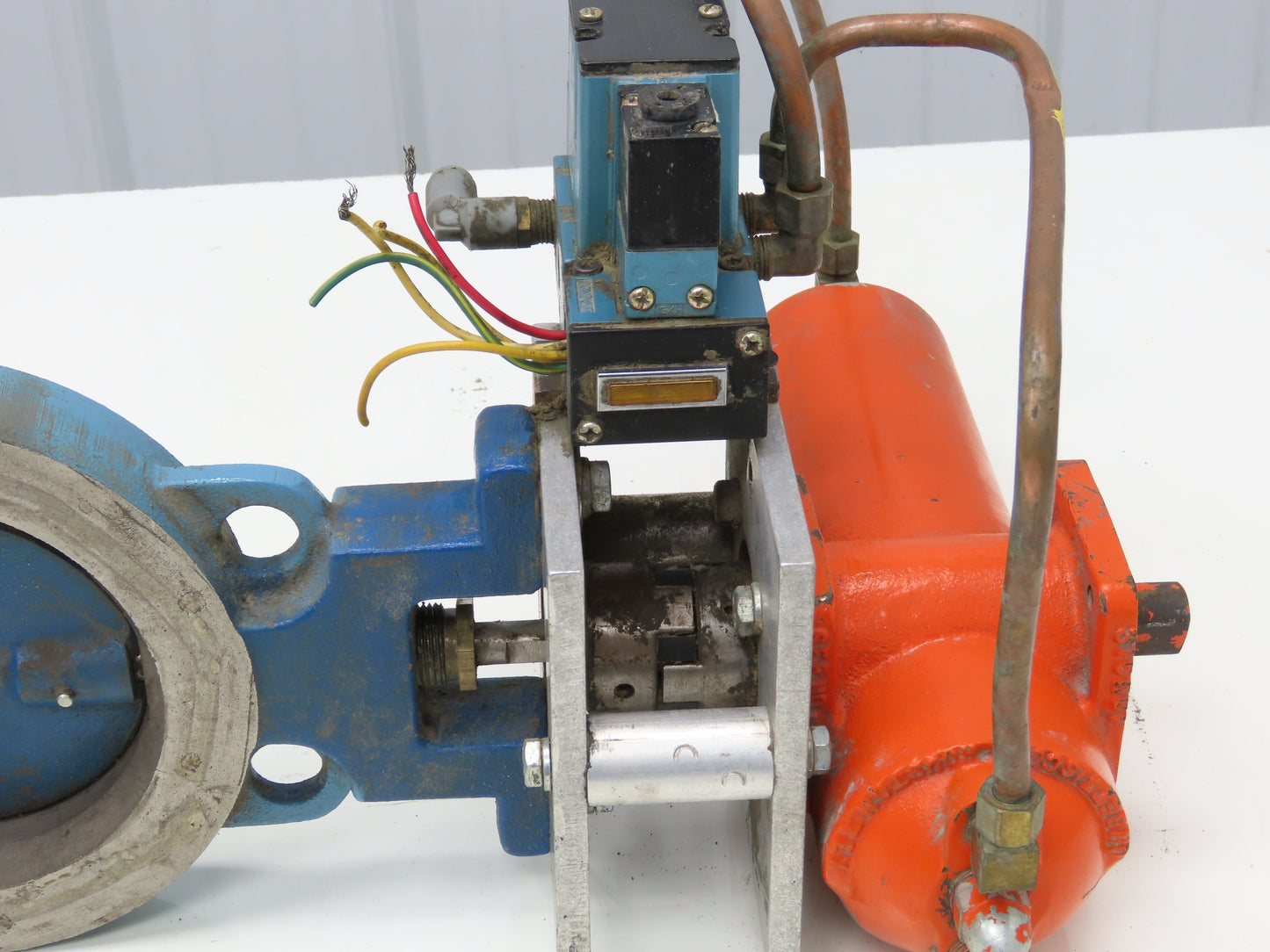 Bettis CB-315 Pneumatic Solenoid Actuated 5" Butterfly Valve 120psi 24VDC