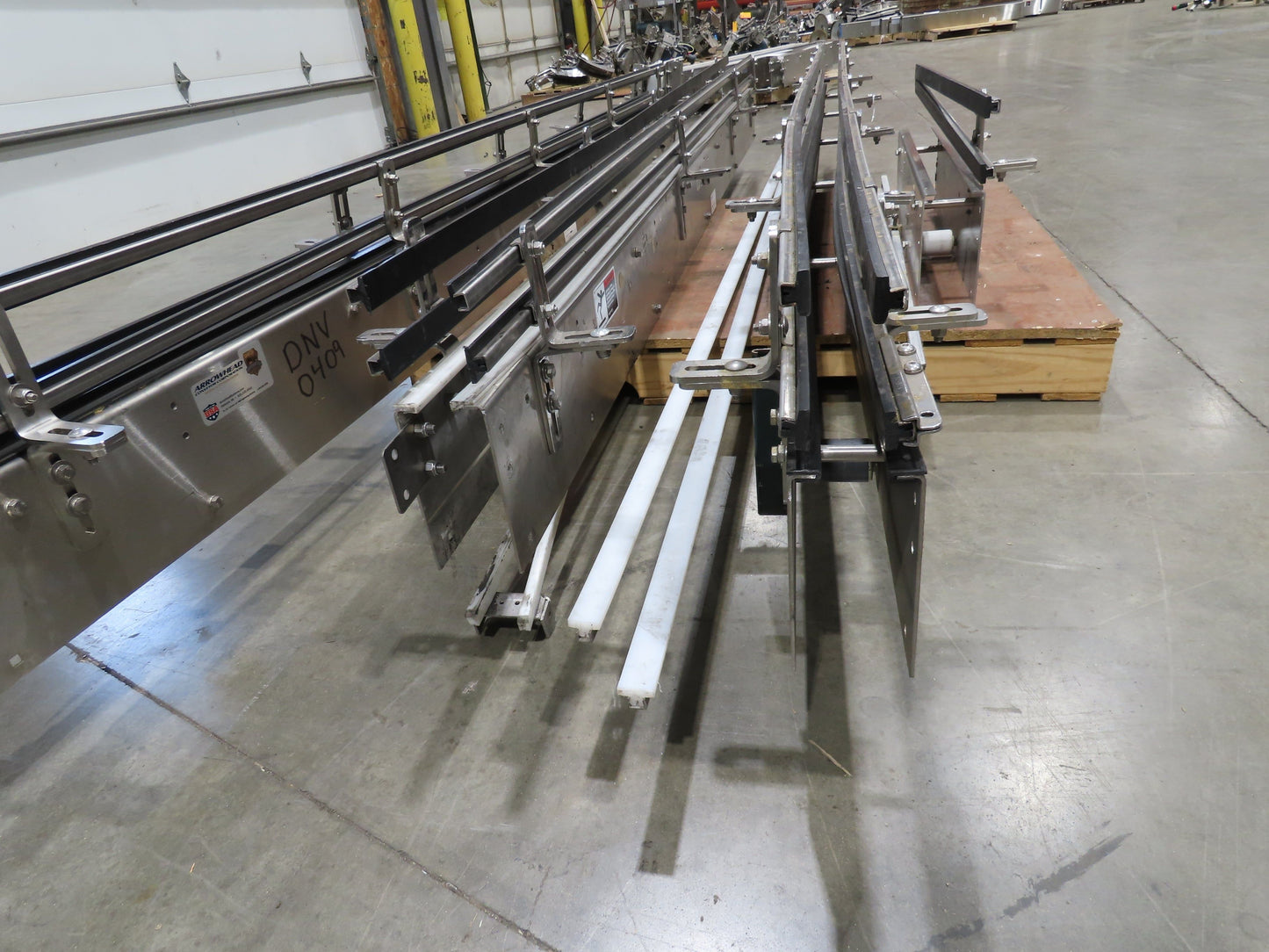 Arrowhead 3.25" Tabletop Belt Stainless Bottle Conveyor Sections 33'  -No Drive