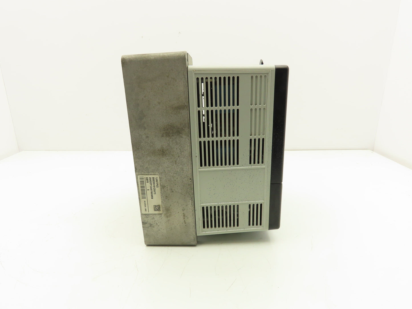 Allen Bradley 20AD2P1A4AYNANNN PowerFlex 70 Variable AC Drive VFD 1Hp 480V 3PH