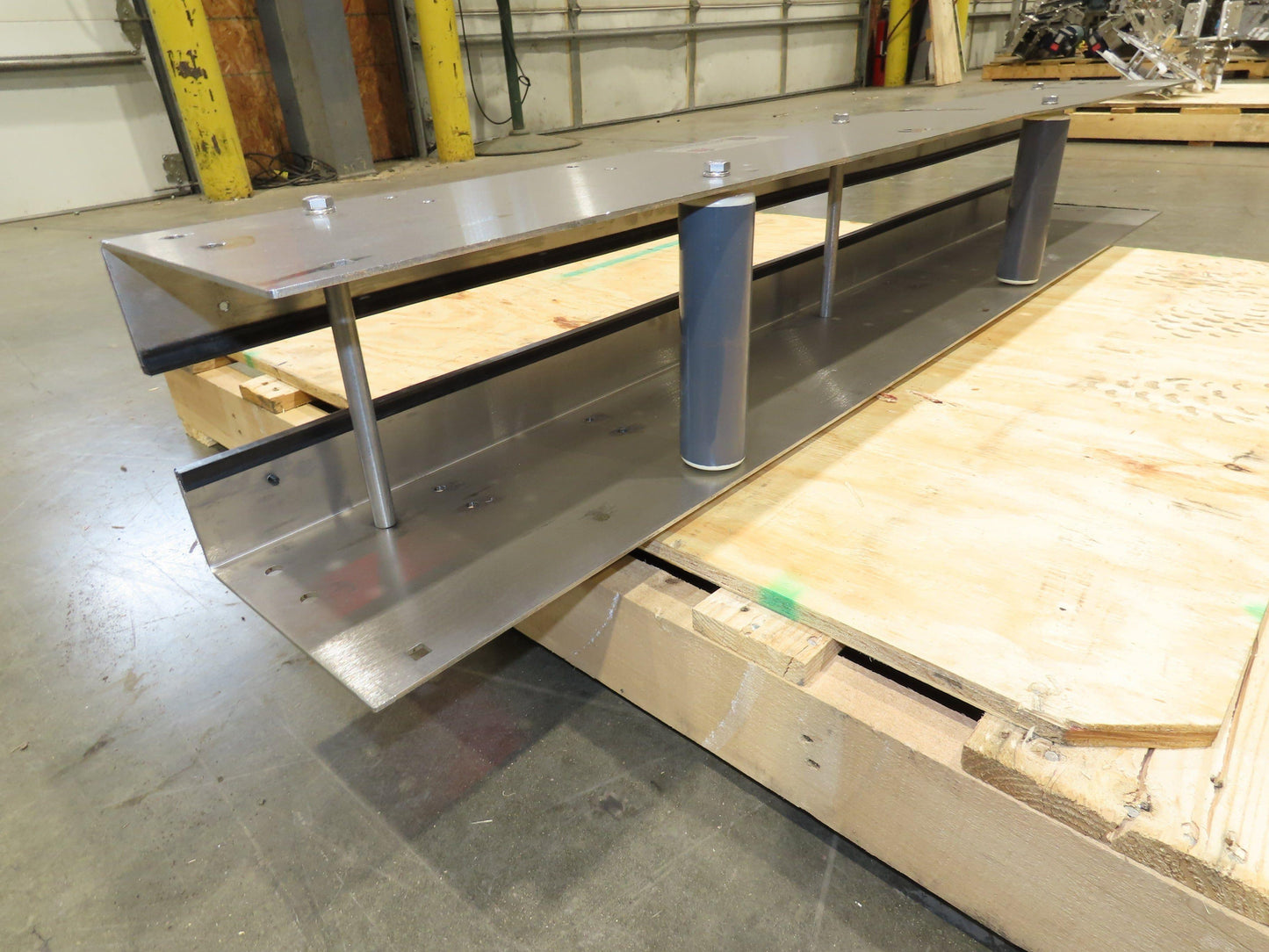 Arrowhead 7.5" Tabletop Belt Stainless Bottle Conveyor 5' Idler Section-No Drive