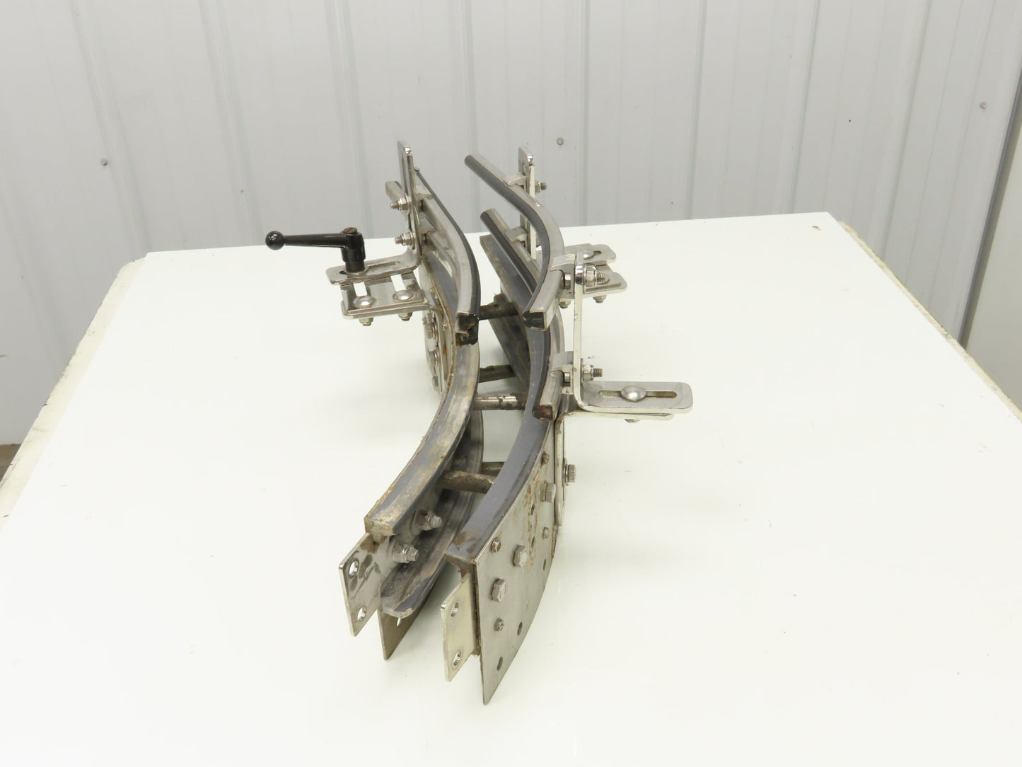 Arrowhead 3.25" Tabletop Belt Stainless Bottle Conveyor 45° Curve Section 21"L