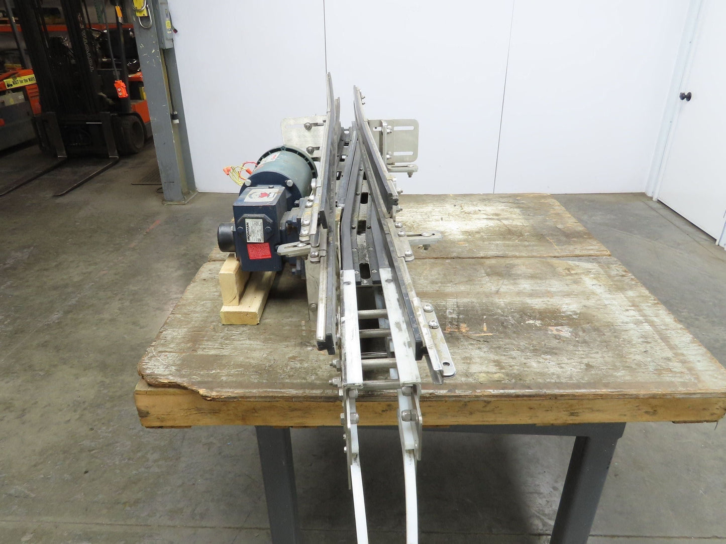 Arrowhead 3.25" Tabletop Stainless Bottle Conveyor 2-Belt Transfer 66" Drive 3PH
