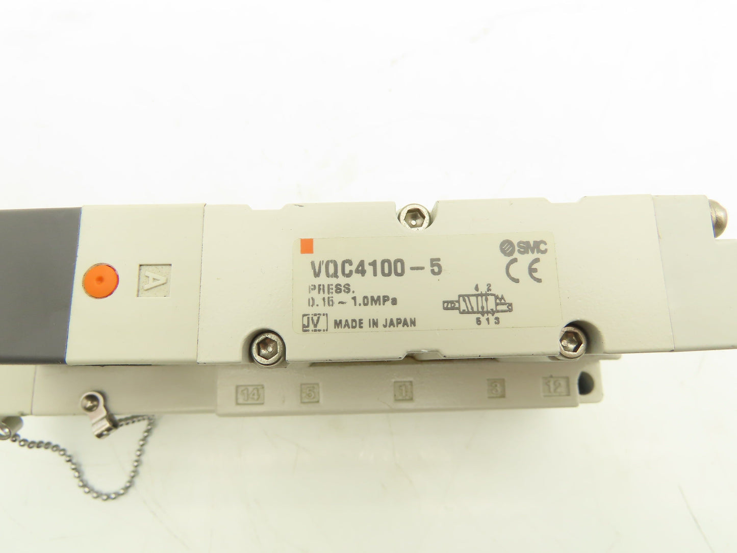 SMC VQC4100-5 5-Port Solenoid Valve Manifold 3/8" NPT