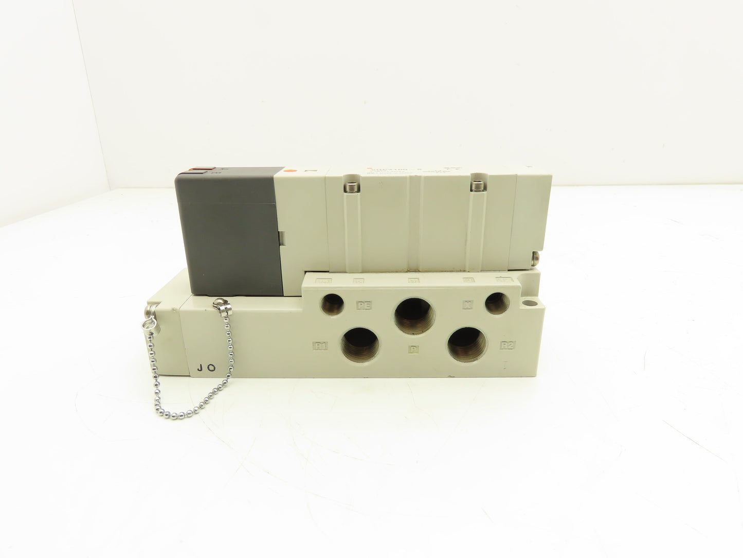 SMC VQC4100-5 5-Port Solenoid Valve Manifold 3/8" NPT
