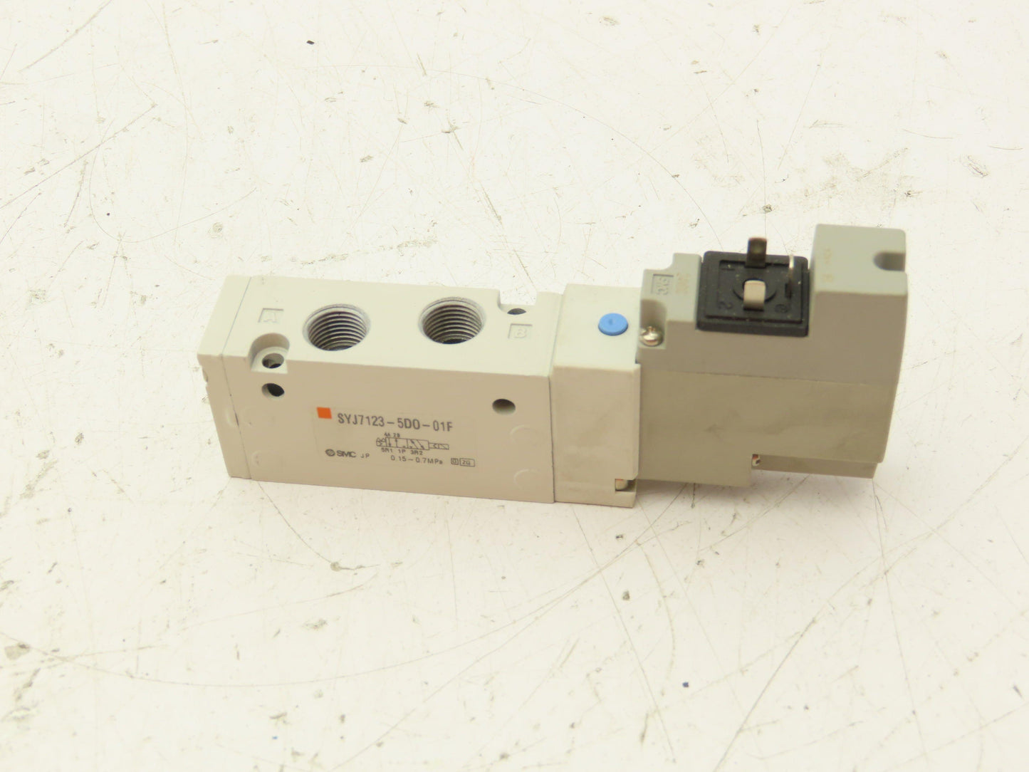 SMC SYJ7123-5DO-01F 5-Port Solenoid Valve 24VDC 1/8" Ports