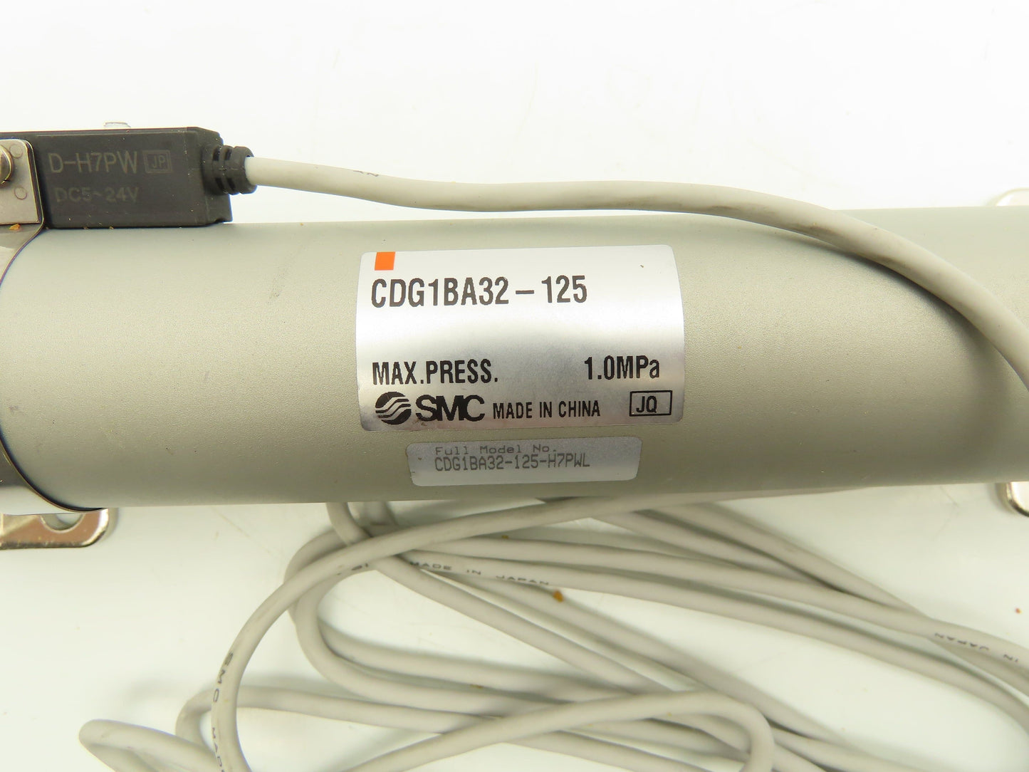 SMC CDG1BA32-125 Pneumatic Double Acting Round Cylinder 125mm Stroke 32mm Bore