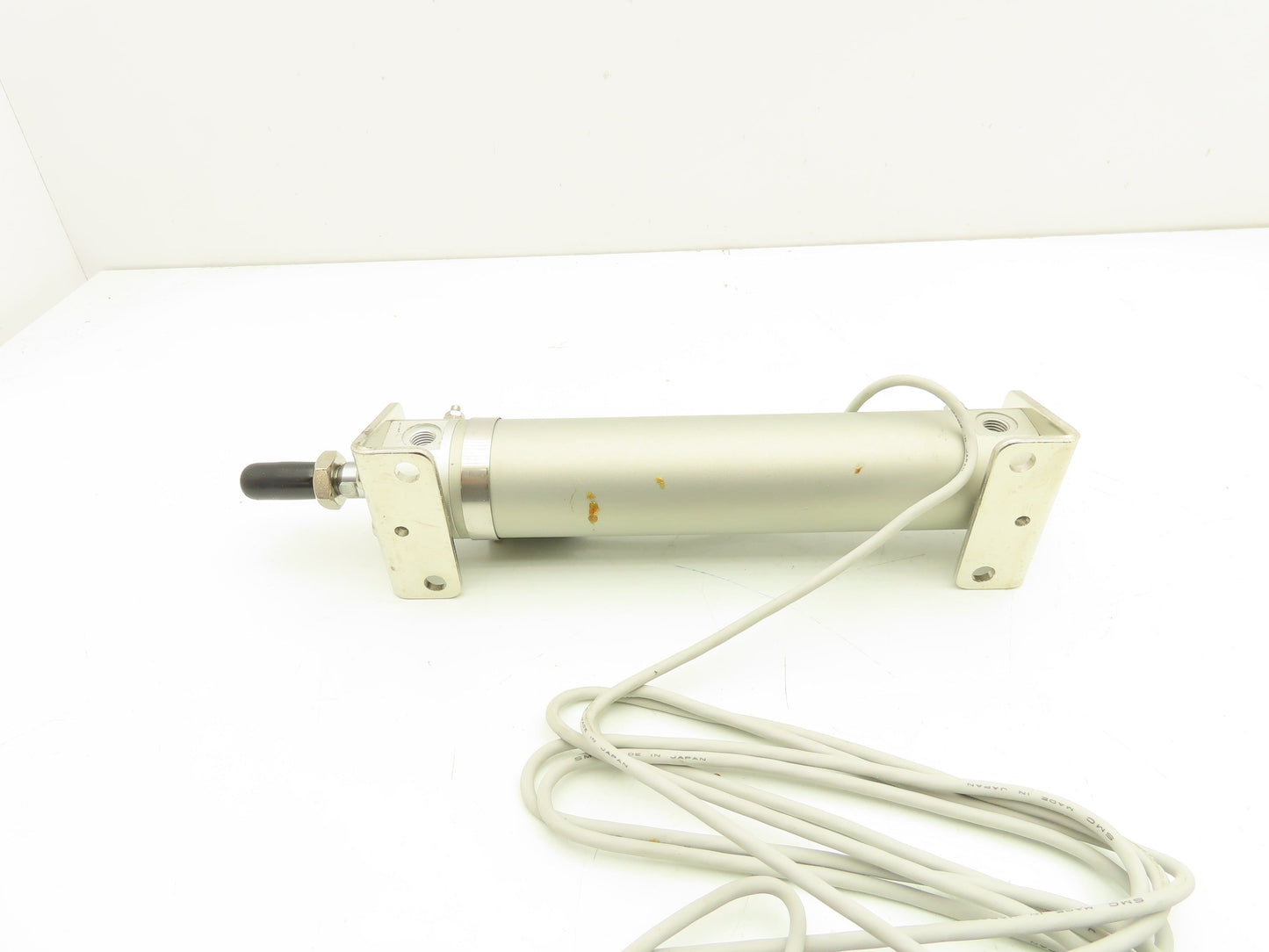 SMC CDG1BA32-125 Pneumatic Double Acting Round Cylinder 125mm Stroke 32mm Bore