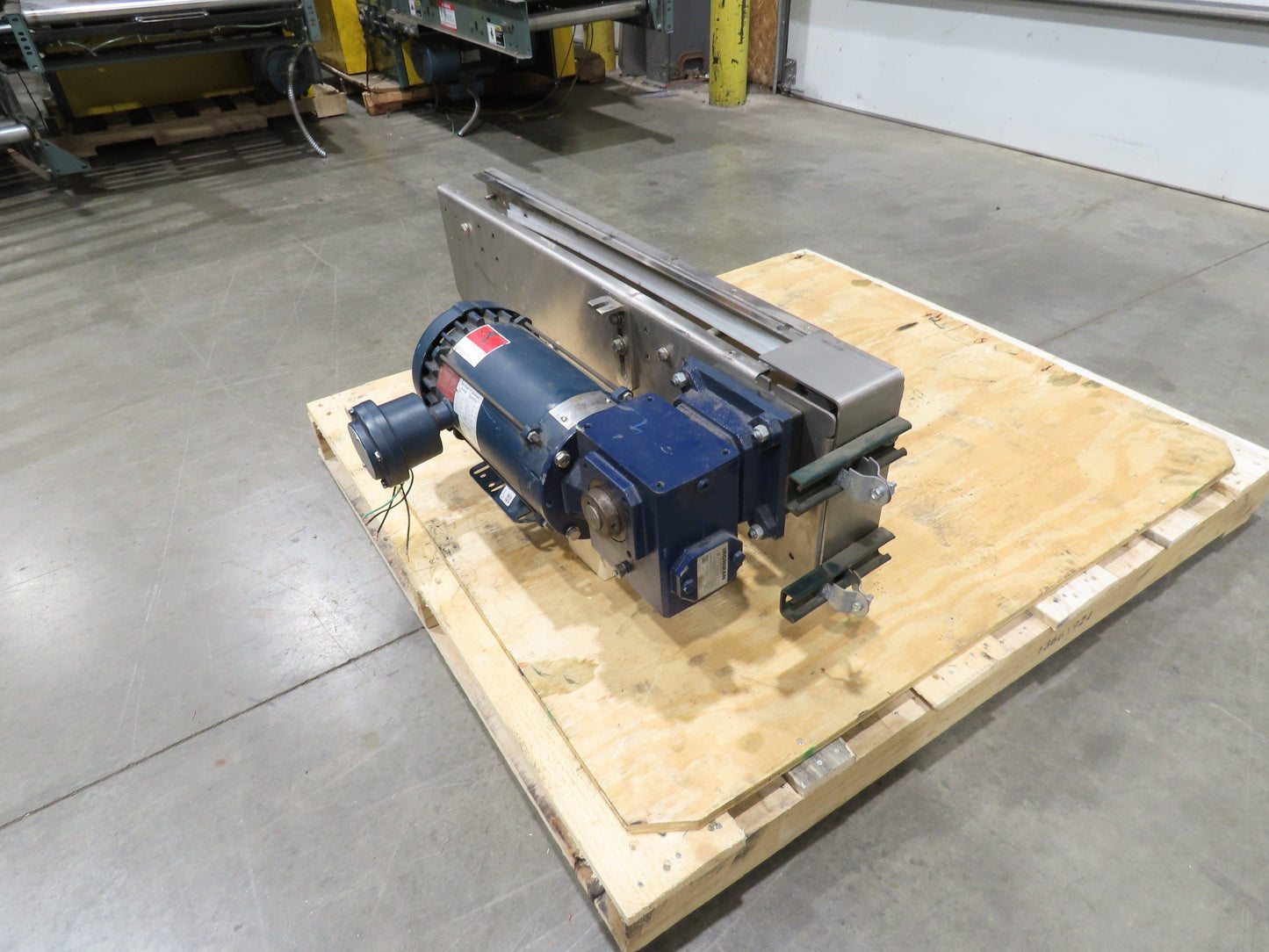 Arrowhead 3.25" Tabletop Belt Stainless Bottle Conveyor 36" Drive Section 460V