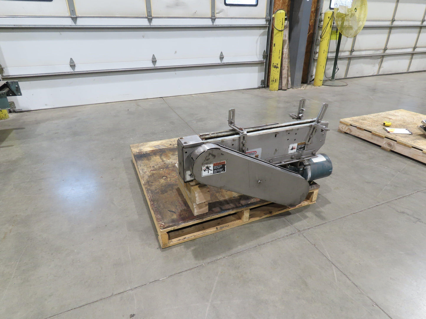 Arrowhead 3.25" Tabletop Belt Stainless Bottle Conveyor 36" Chain Drive 460V 3PH