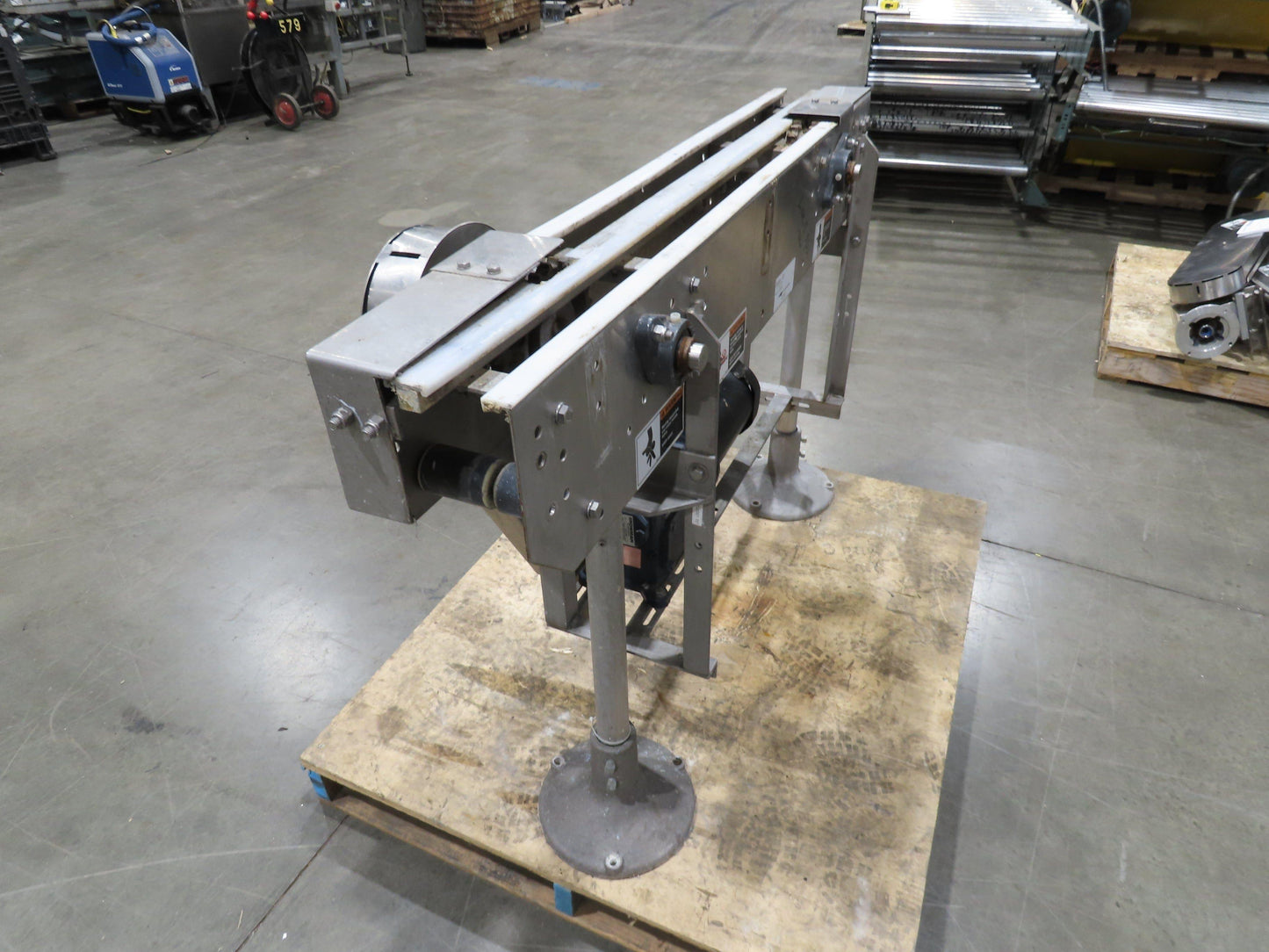 Arrowhead 3.25" Tabletop Stainless Bottle Conveyor 2-Belt Transfer 48" Drive 3PH